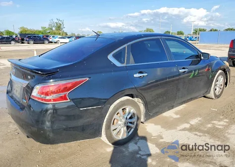 2014 Nissan Altima 2.5 z USA, uszkodzony, nr VIN 1N4AL3AP9EN250135